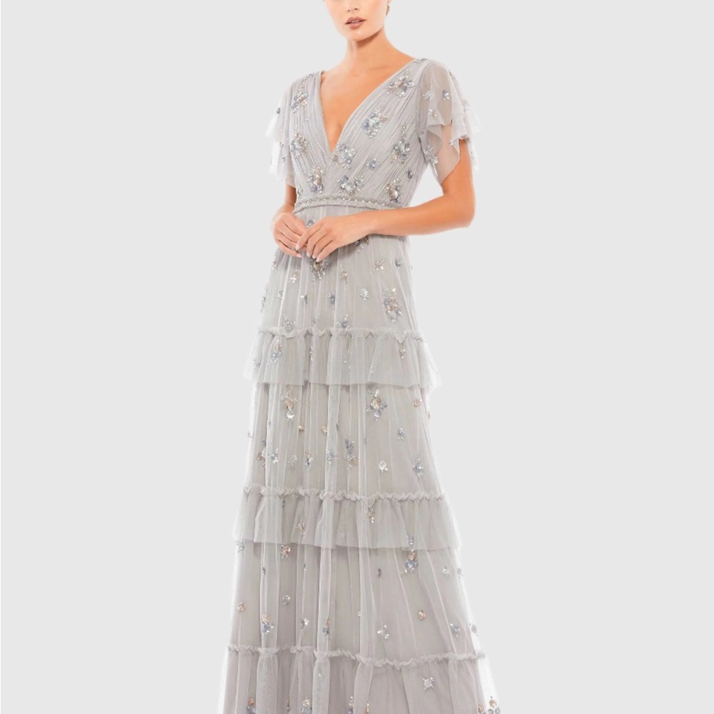 MAC DUGGAL
Ruffle Tiered Embellished Flutter Sleeve Gown PLATINUM SIZE 16 $598